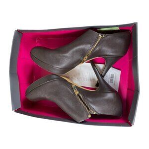 Vince Camuto Elvin Dark Roast Brown Leather Ankle Booties Size 9.5M New w/ Box
